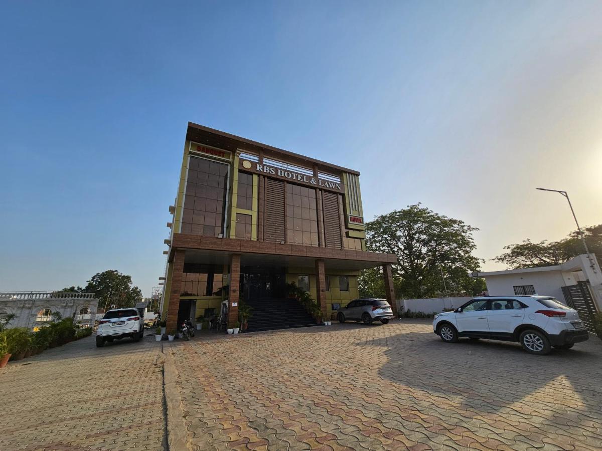 Rbs Hotel And Lawn Ayodhya 외부 사진