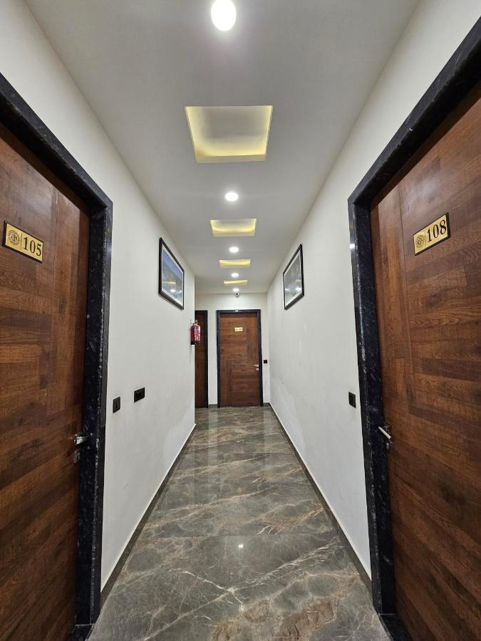 Rbs Hotel And Lawn Ayodhya 외부 사진