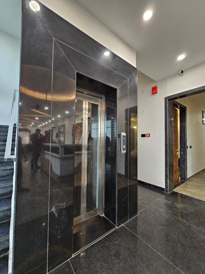 Rbs Hotel And Lawn Ayodhya 외부 사진