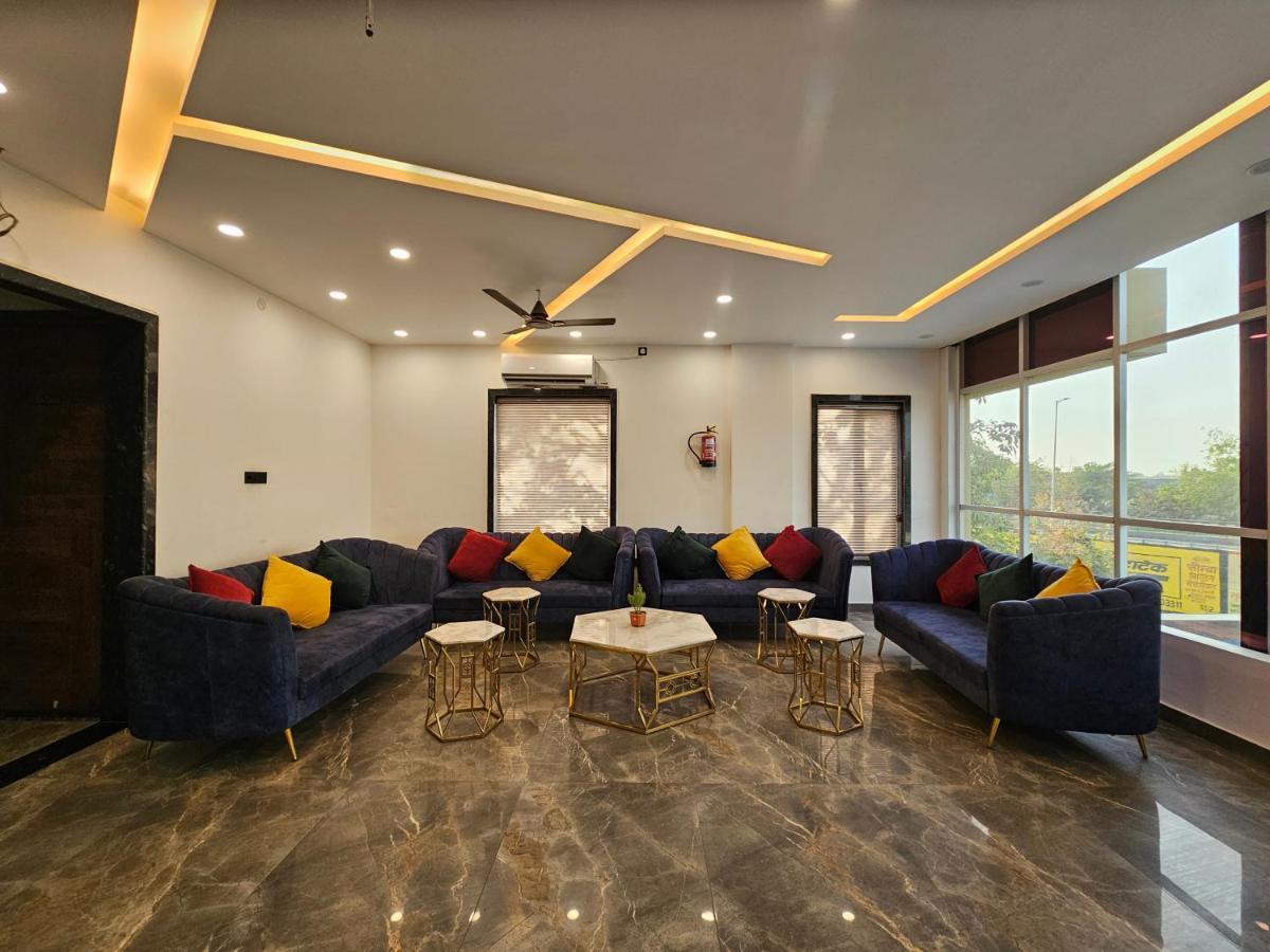 Rbs Hotel And Lawn Ayodhya 외부 사진