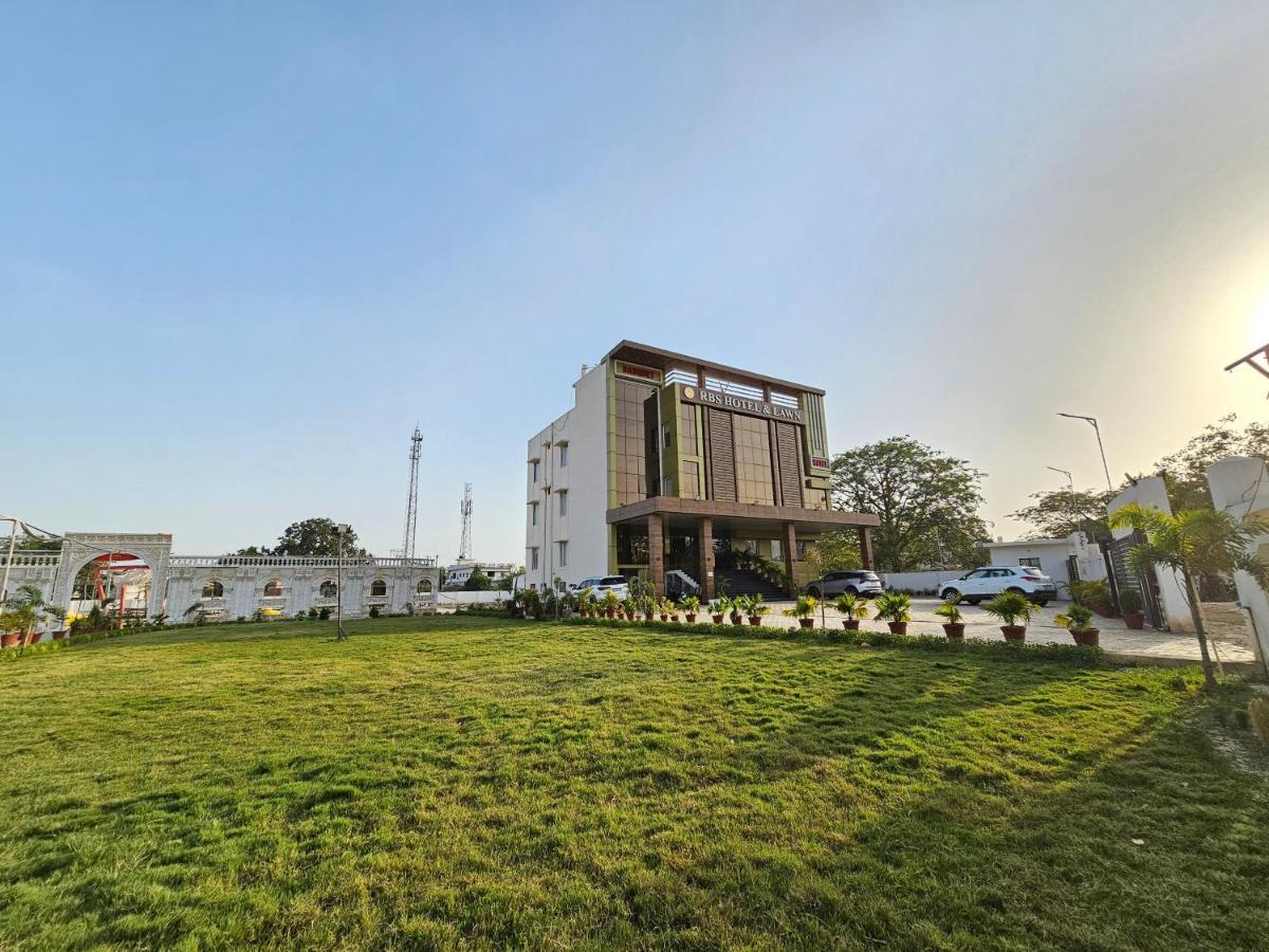 Rbs Hotel And Lawn Ayodhya 외부 사진