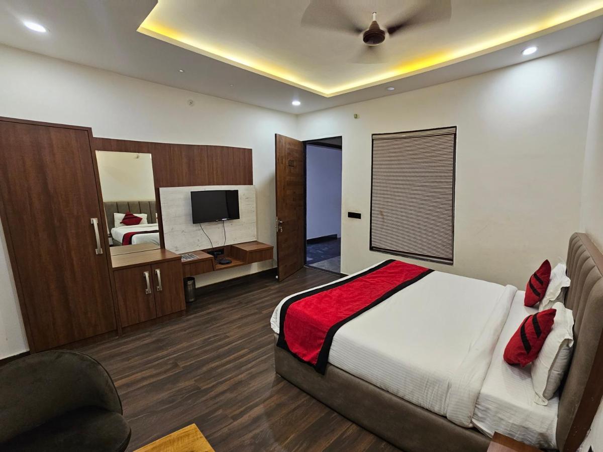 Rbs Hotel And Lawn Ayodhya 외부 사진
